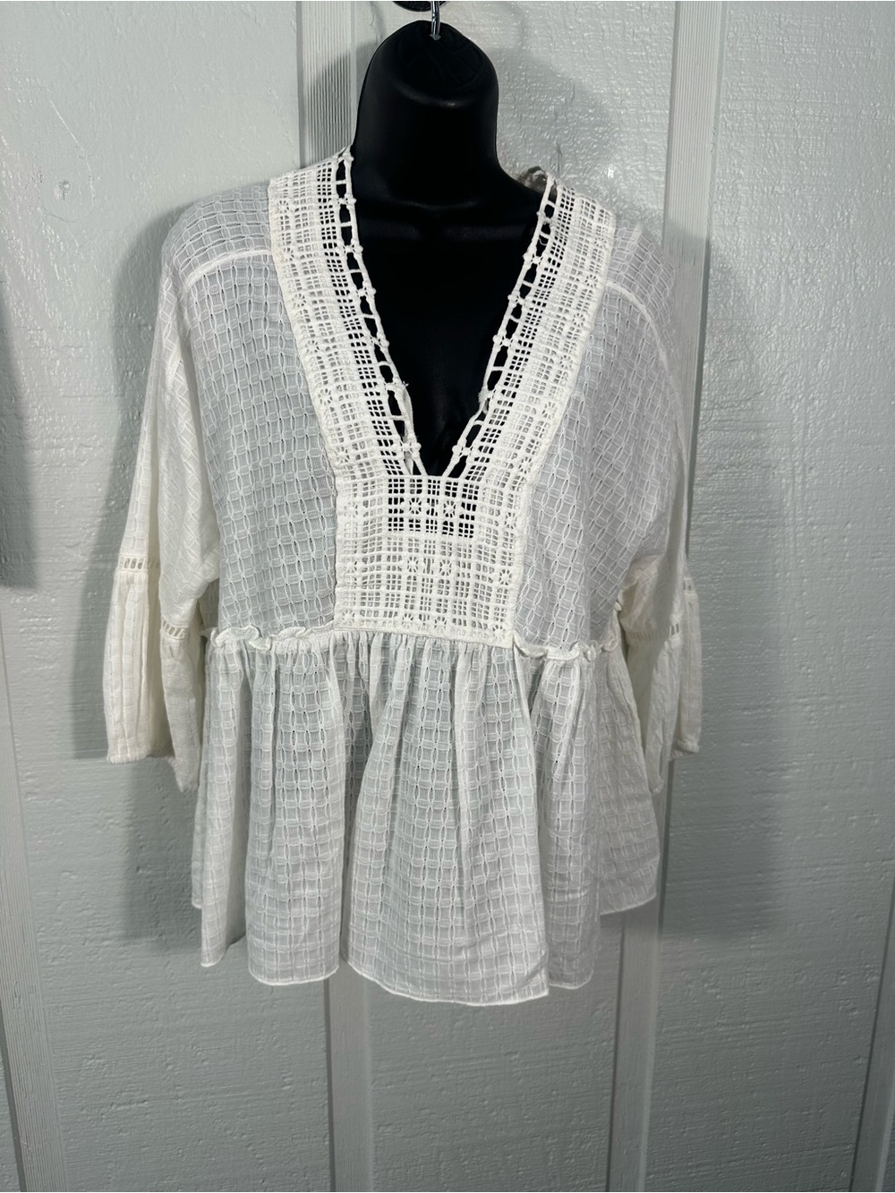 Sophie Max White 3/4 Sleeve Top Size Medium NWT